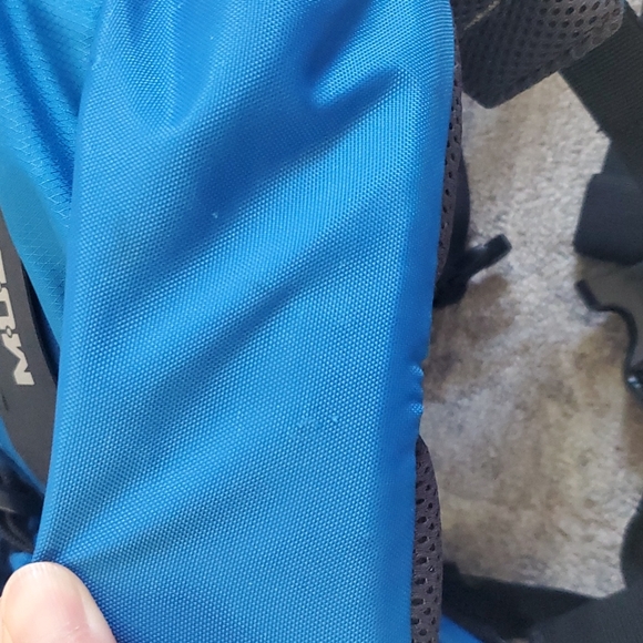 CamelBak M.U.L.E Hydration Pack Blue - Picture 2 of 3